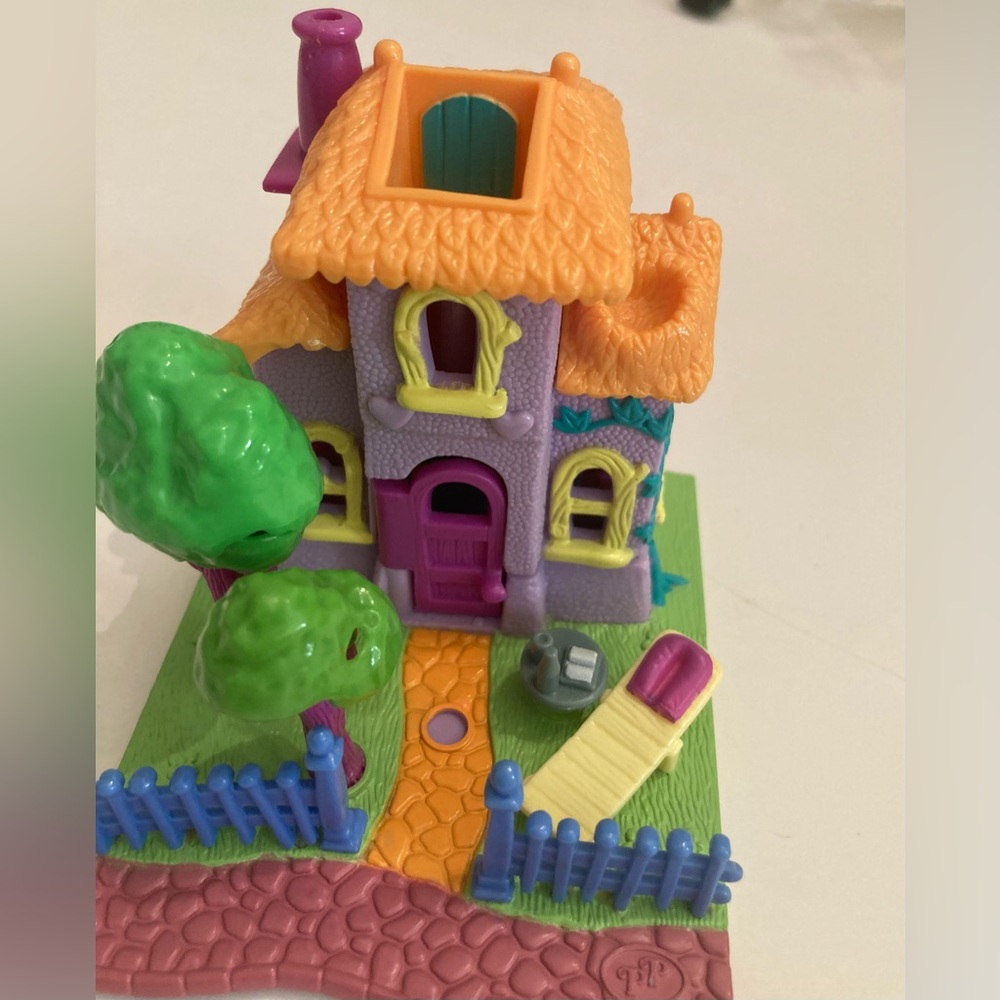 1994 Polly pocket bluebird “giraffe house” incomplete